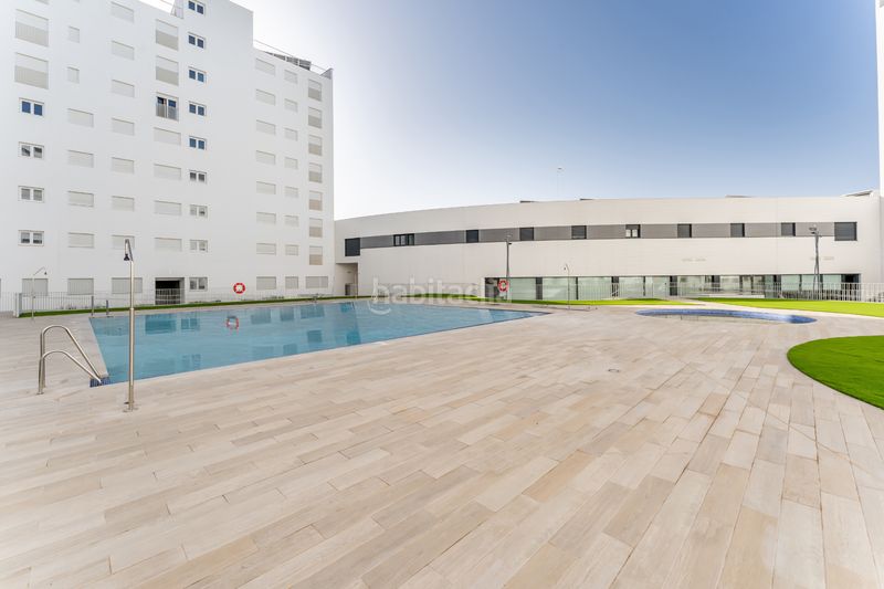 Foto d6ef8874-73c2-437a-b5a7-20f47a61a86c. Appartamento in avenida de las ciencias 39 in colores - entreparques Sevilla