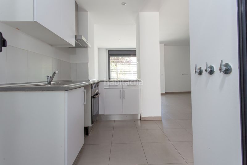 Foto 1735a4d1-8080-4b62-bb70-f13914ab7901. Dúplex a avenida joan miró 1 a Soto de Henares Torrejón de Ardoz