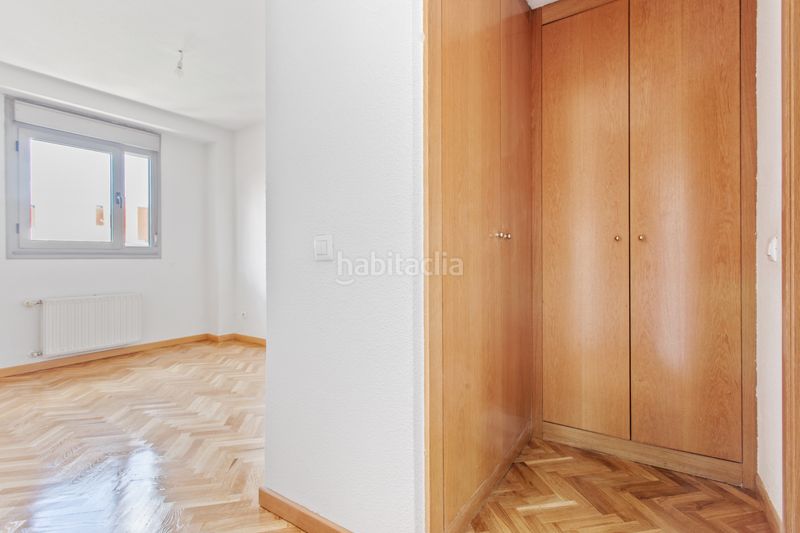 Foto 4ea70d4c-9784-44ec-a55f-d7825850a2f9. Piso en calle del péndulo 5 en Valdebernardo-Valderribas Madrid