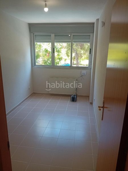 Foto 13cd8836-e903-49bf-af7e-34fb97b0e45c. Piso en calle de berrocal 52 en Butarque Madrid