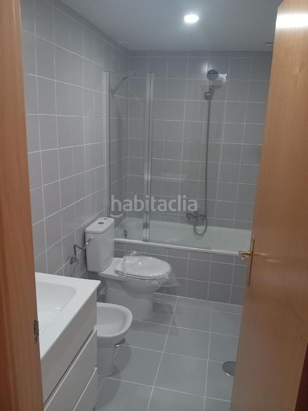 Foto b70baacf-ae08-4ea7-9d93-013d17f98d00. Piso en calle de berrocal 52 en Butarque Madrid