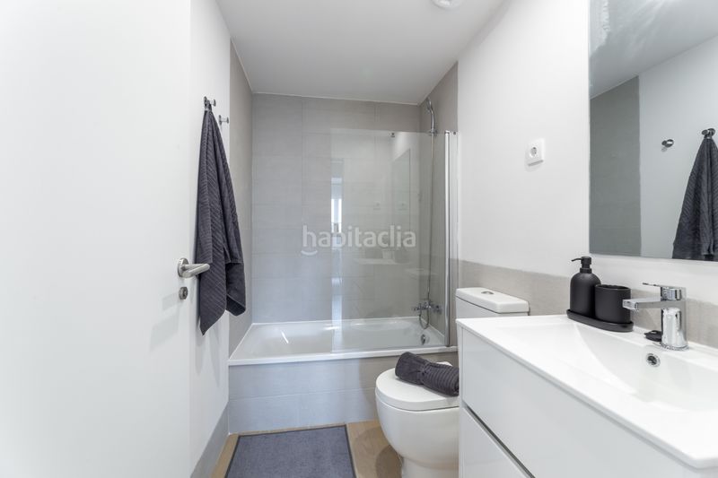 Foto 4de10456-b53b-4774-befb-0474130b3f56. Piso en Butarque Madrid