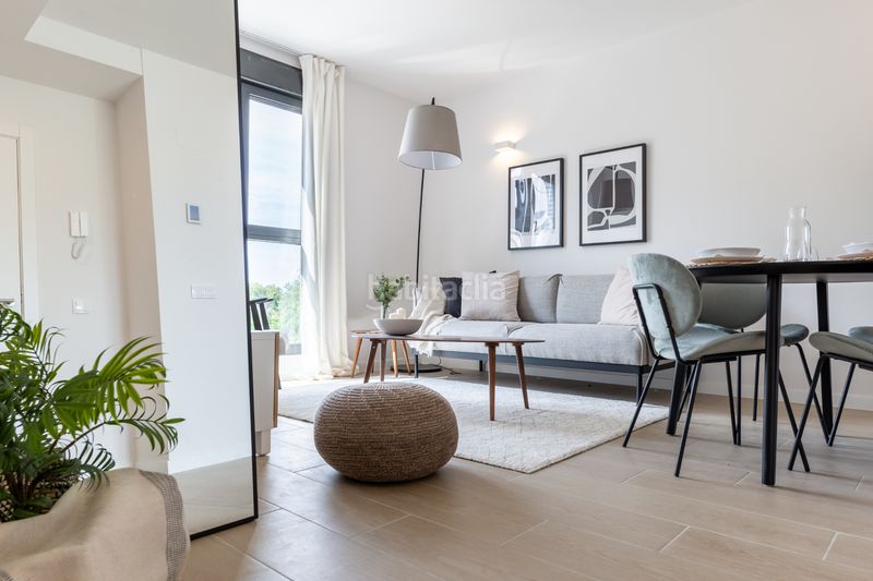 Foto f82eb0a8-83c6-43a8-89ff-c08d1372ee13. Piso en Butarque Madrid