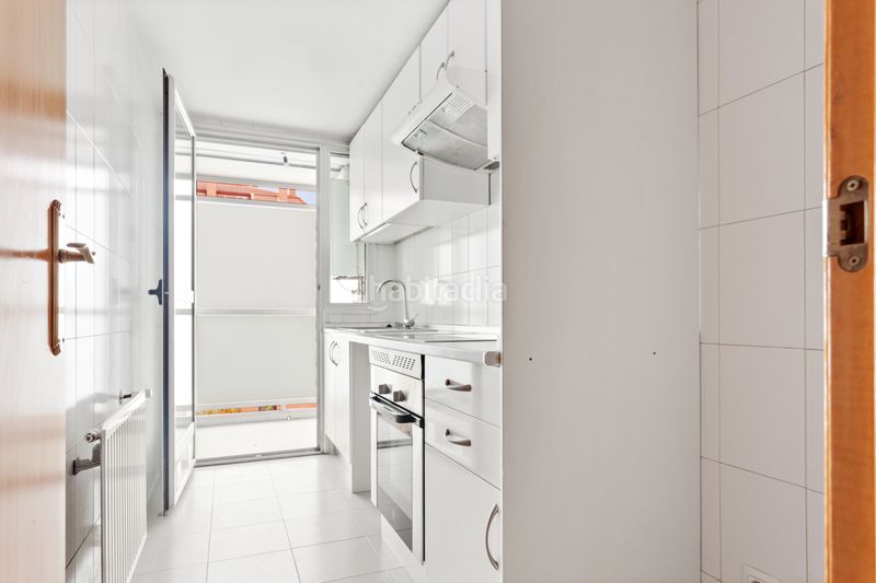Foto 25d172a9-2216-4a1f-990d-6828bca0f539. Piso en calle de berrocal 52 en Butarque Madrid