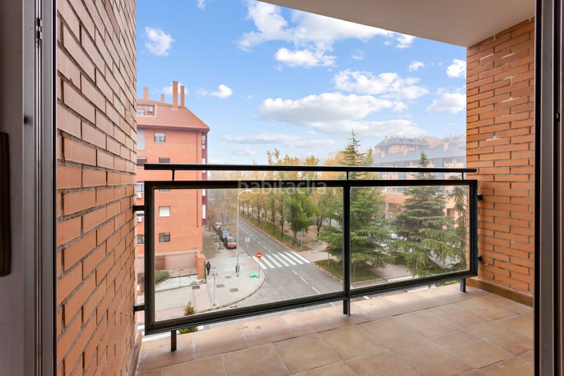 Foto 494e00cb-57e7-42cb-9340-542479b9284c. Piso en calle de berrocal 52 en Butarque Madrid