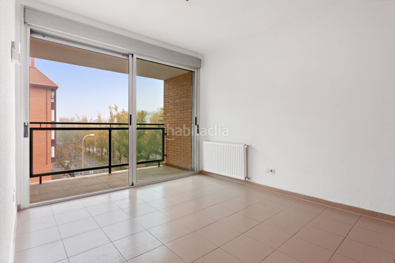 Foto 5b796749-dd1d-485d-bf22-e1b0c5e724fe. Piso en calle de berrocal 52 en Butarque Madrid
