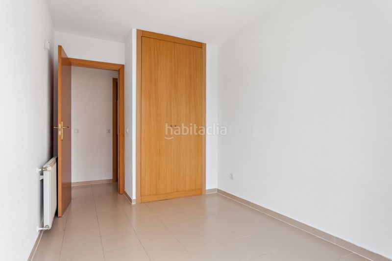 Foto adb9fc0b-b4aa-47dc-9d1f-a897cf216e98. Piso en calle de berrocal 52 en Butarque Madrid