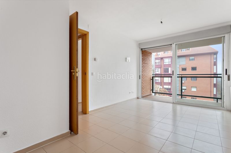 Foto c4cf5e35-7b04-47ab-a6db-c88a3066e75a. Piso en calle de berrocal 52 en Butarque Madrid
