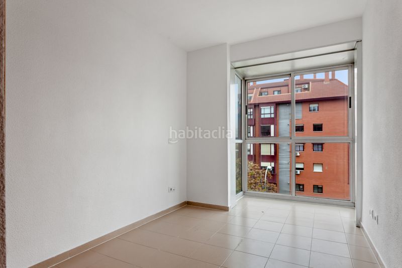 Foto dd790838-49b0-4ba5-ae93-ac2d5a8ed072. Piso en calle de berrocal 52 en Butarque Madrid