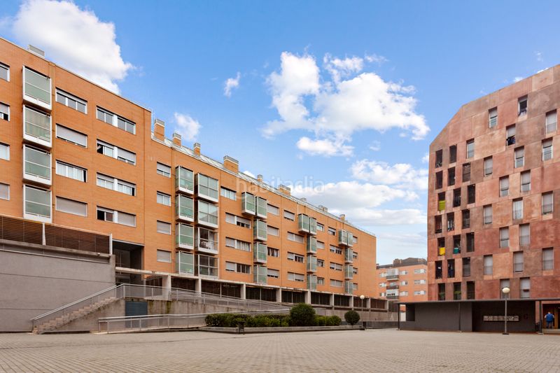 Foto ed410934-c07a-417e-99da-b62e5563c315. Piso en calle de berrocal 52 en Butarque Madrid