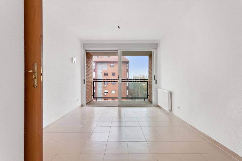 Foto ee805ccf-f5ad-4061-b3cc-03a41e72a773. Piso en calle de berrocal 52 en Butarque Madrid