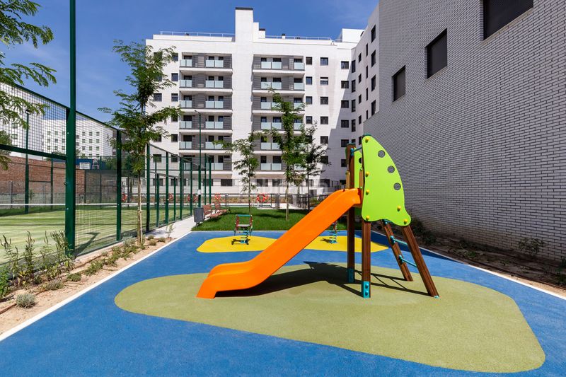 Foto c2406d25-4bba-4eac-b51c-0d9b2d88ccc7. Pis amb aparcament piscina a Butarque Madrid