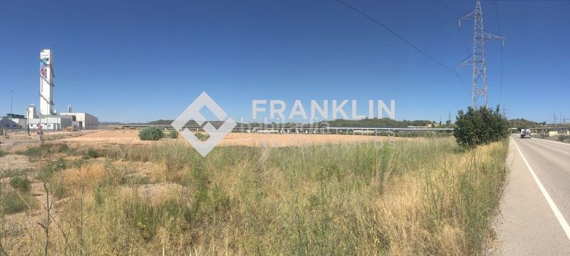 Foto 1a9c6b93-fbbe-4e5a-8f80-13d835899722. Industrial plot in carrer montoliu 17 in Morell (El)