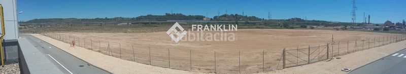 Foto 54e90ab0-b0bd-4de9-87da-4cb60a825520. Industrial plot in carrer montoliu 17 in Morell (El)