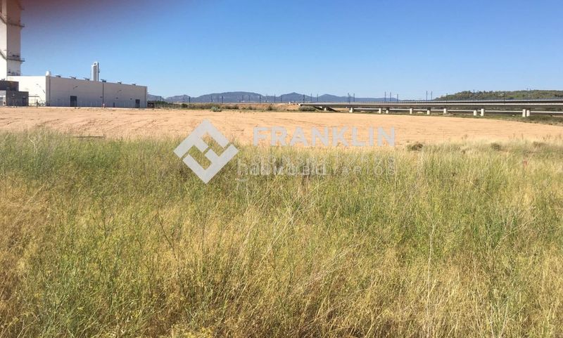 Foto 77575975-e791-45ba-86ff-6e8896feb54b. Industrial plot in carrer montoliu 17 in Morell (El)