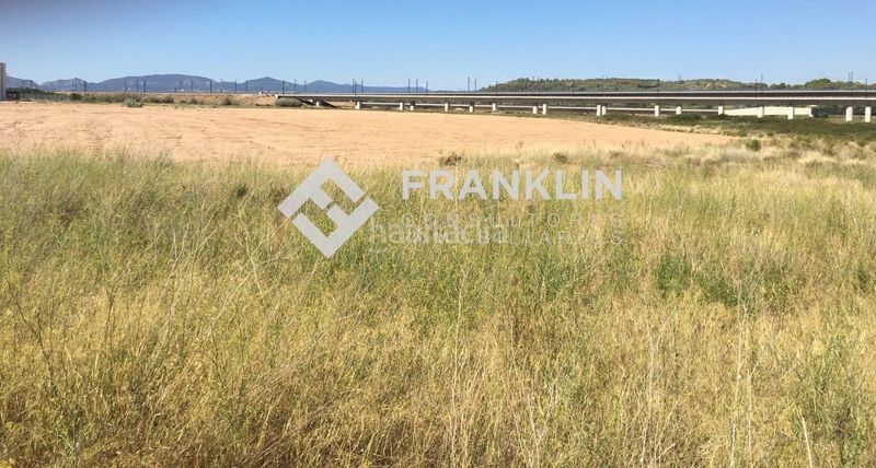 Foto e2d305d3-7401-45eb-a0b4-e855ba088873. Industrial plot in carrer montoliu 17 in Morell (El)