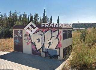 Industrial plot in Carrer la flora fou 9. Uso industrial o comercial