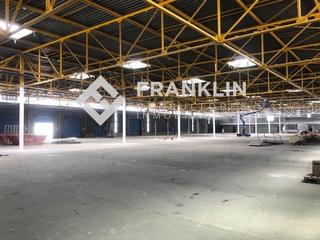 Lloguer Nau industrial a Carrer del pla riqueu 2. Con muelles de carga