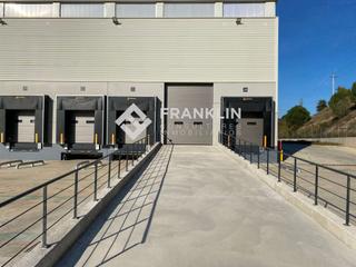 Rent Industrial building in Carrer impremta 2. Logística aislada