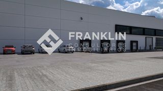 Rent Industrial building in Carrer segre. Aislada con muelles