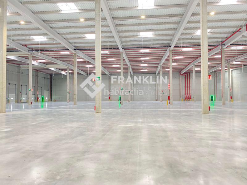 Foto 415d1f03-a6fe-4363-a422-eaf837376069. Location bâtiment à usage industriel dans n-240 km17 dans Valls