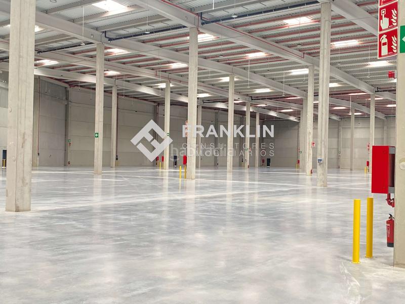 Foto 3a723f94-45a0-4034-8be1-c02087dcc3a5. Rent industrial building in n-240 km17 in Valls