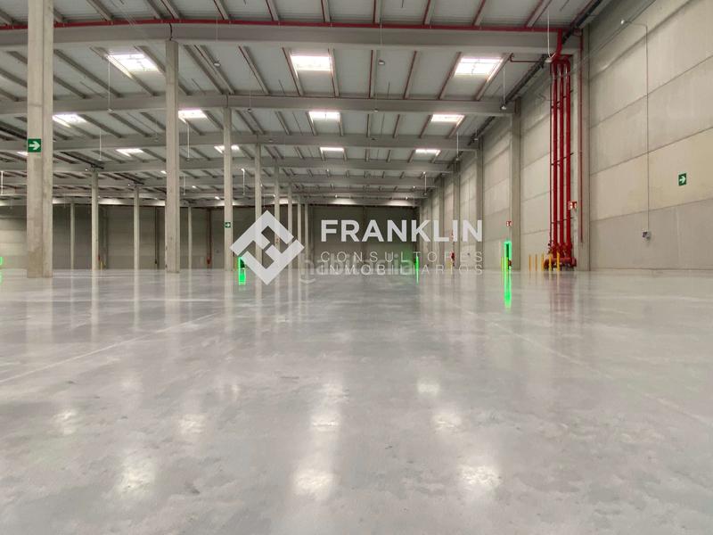 Foto d42533e8-1434-4cb6-8456-7fcd3b4672bc. Rent industrial building in n-240 km17 in Valls