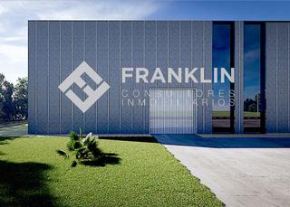 Nau industrial  Carrer sant plcid. Aislada