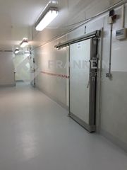 Lloguer Local Comercial a Carrer de salvador segu� - el noi del sucre 81. Con c�maras frigor�ficas