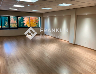 Rent Industrial building in Carrer de joanot martorell 38