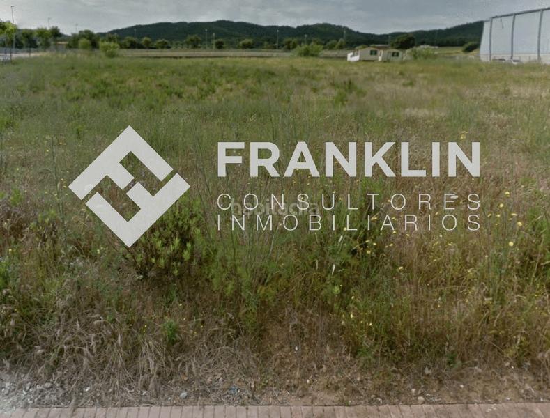 Foto cd23bf30-44f0-4bed-bf32-3a7b57a8e7ad. Solar industrial en carrer del camí ral 115 en Bescanó