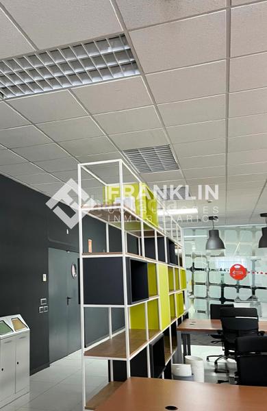 Foto 5472d107-fe43-438e-a769-04af20073a02. Lloguer oficina a carrer isaac peral 1 a Sant Esteve Sesrovires