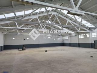 Rent Industrial building in Carrer del coure 8. Totalmente reformada