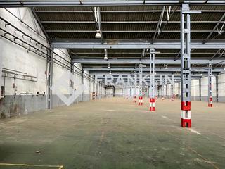 Miete Fabrikhalle in Passeig dels ferrocarrils catalans 18. Aislada