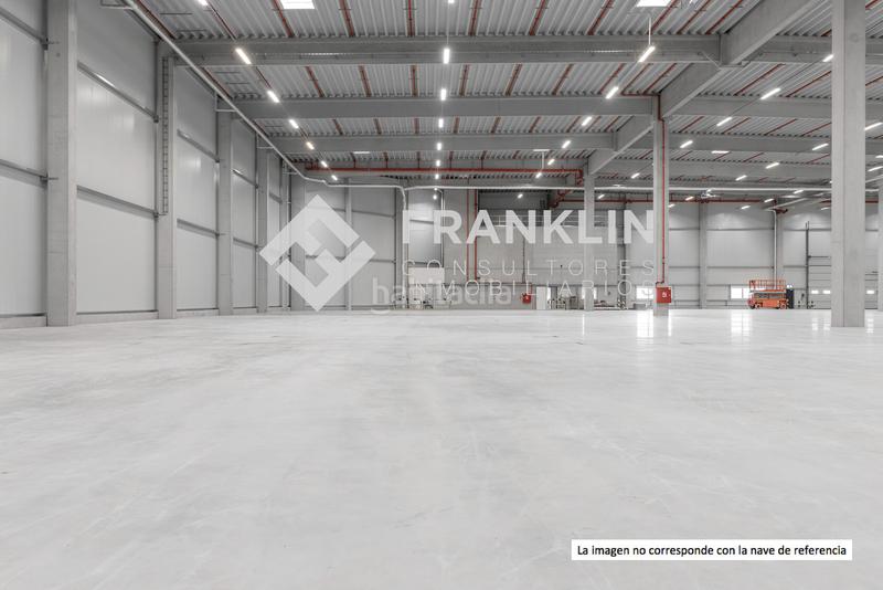 Foto 47da7c89-0923-4086-a600-c68ee8b404fe. Fabrikhalle in Torreforta Tarragona