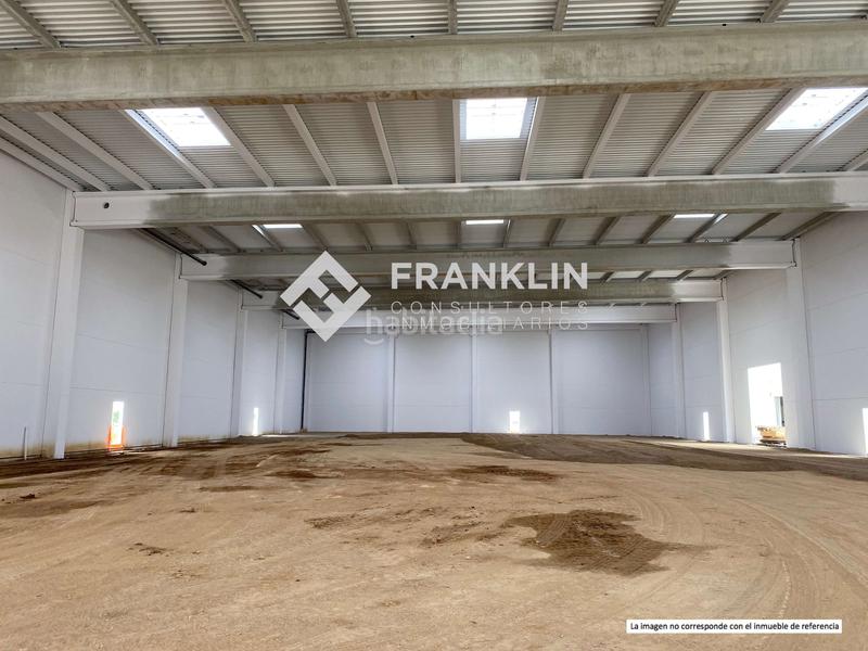 Foto 5a98a2a8-f315-44be-864f-a1a5d927eb12. Fabrikhalle in Torreforta Tarragona