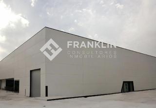 Rent Industrial building  Carrer ramon berenguer iii. Aislada con muelles