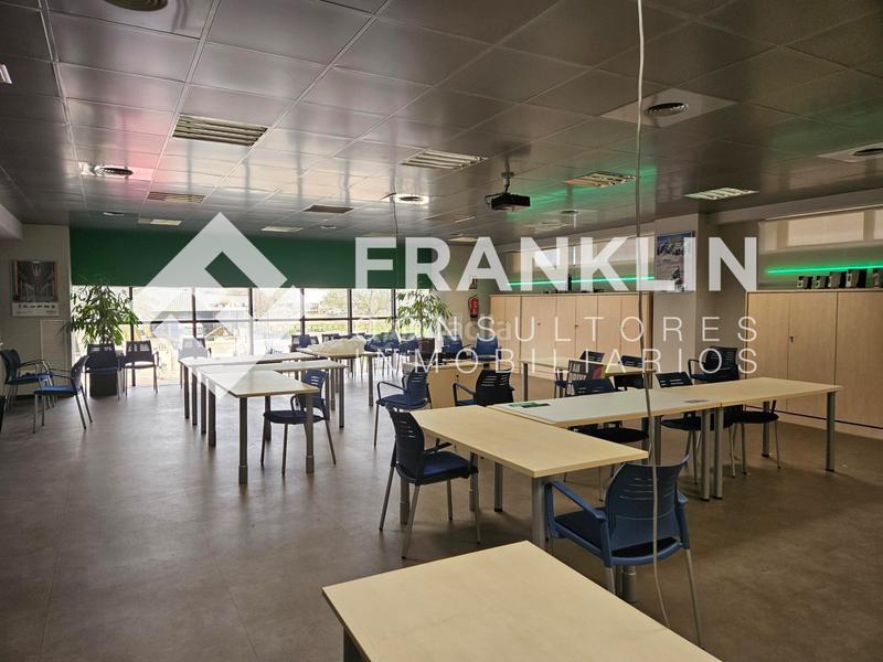 Foto ec1dbb4e-e111-4b7f-919c-7bae57cb9630. Location bâtiment à usage industriel dans Granvia LH Hospitalet de Llobregat (L´)