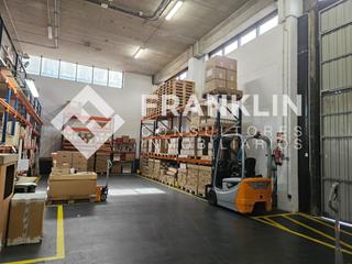 Miete Fabrikhalle  Carrer de la botànica. Edificio industrial