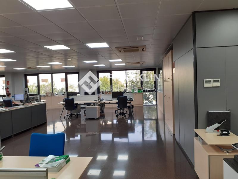 Foto 39fc788f-e58a-4ad4-b8be-6f0f633c33a4. Rent industrial building in Granvia LH Hospitalet de Llobregat (L´)