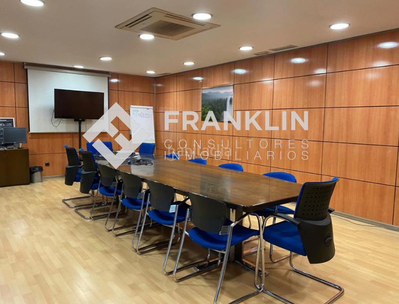 Foto 0b9c7801-fb64-45e0-988b-cee87f9b37f9. Bâtiment à usage industriel dans Palau-solità i Plegamans