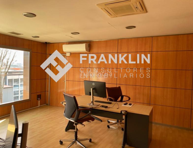 Foto 38ae30c5-e642-4ed2-bfbf-11a3045b50fe. Bâtiment à usage industriel dans Palau-solità i Plegamans