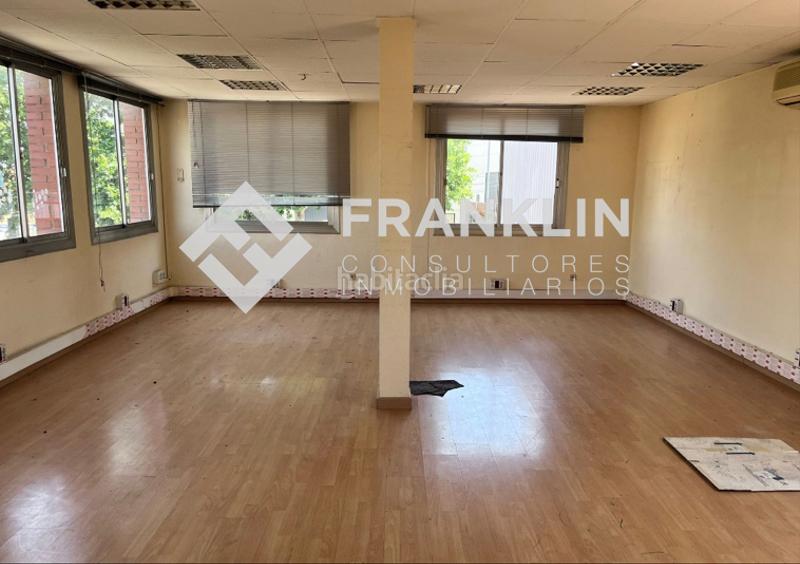 Foto 4d258a65-afd8-4960-84f4-5ef887c54521. Rent industrial building in Polinyà