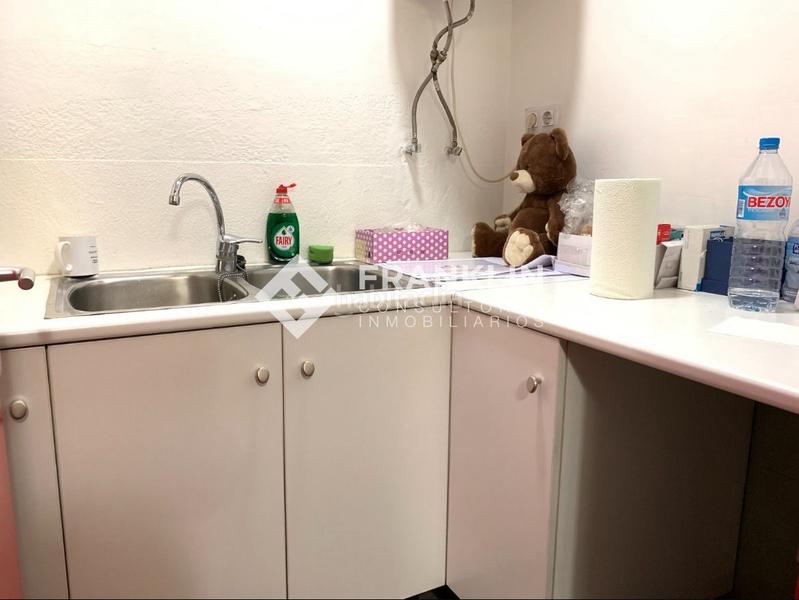 Foto 752a196d-e89c-4af3-be1d-667894f9a313. Rent business premise with heating in Baix Guinardó Barcelona