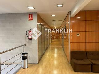 Location Bâtiment à usage industriel  Carrer dels basters. Con muelle de carga