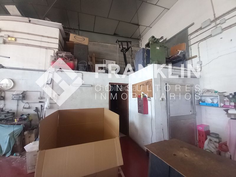 Foto a4a4637a-2962-4859-8a29-dd98ef4c331e. Nau industrial a Rocafonda Mataró
