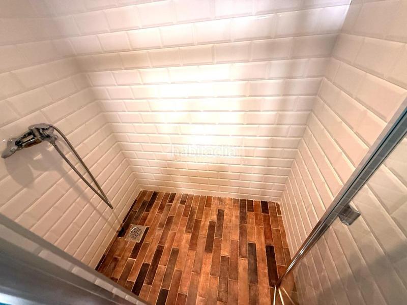 Foto 3199ce60-7132-403b-abc2-b98d89e7742c. Lloguer local comercial a Hostafrancs Barcelona