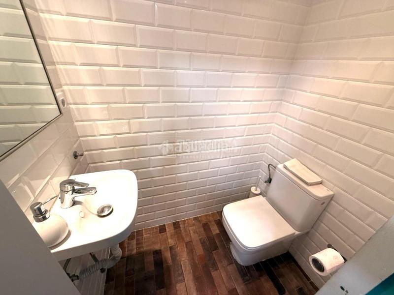 Foto b849d8eb-7b46-43b7-b407-2fca0d25e2f8. Lloguer local comercial a Hostafrancs Barcelona