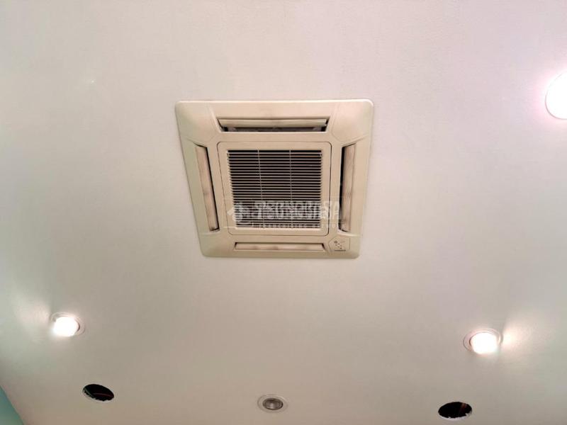 Foto f173e3d7-f4d2-4d8b-944b-dbfec915bf4b. Lloguer local comercial a Hostafrancs Barcelona