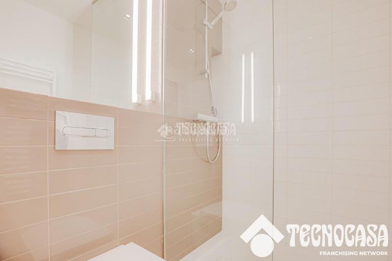 Foto 35590cae-8a91-4108-9623-5e391b13a83d. Piso  en venta en Sants Barcelona